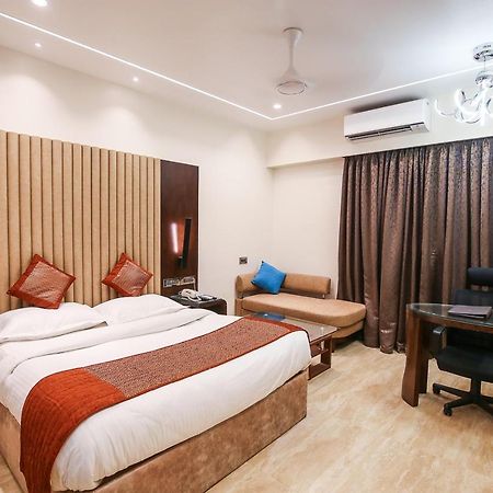 Hotel Royal Palace Jalgaon Luaran gambar