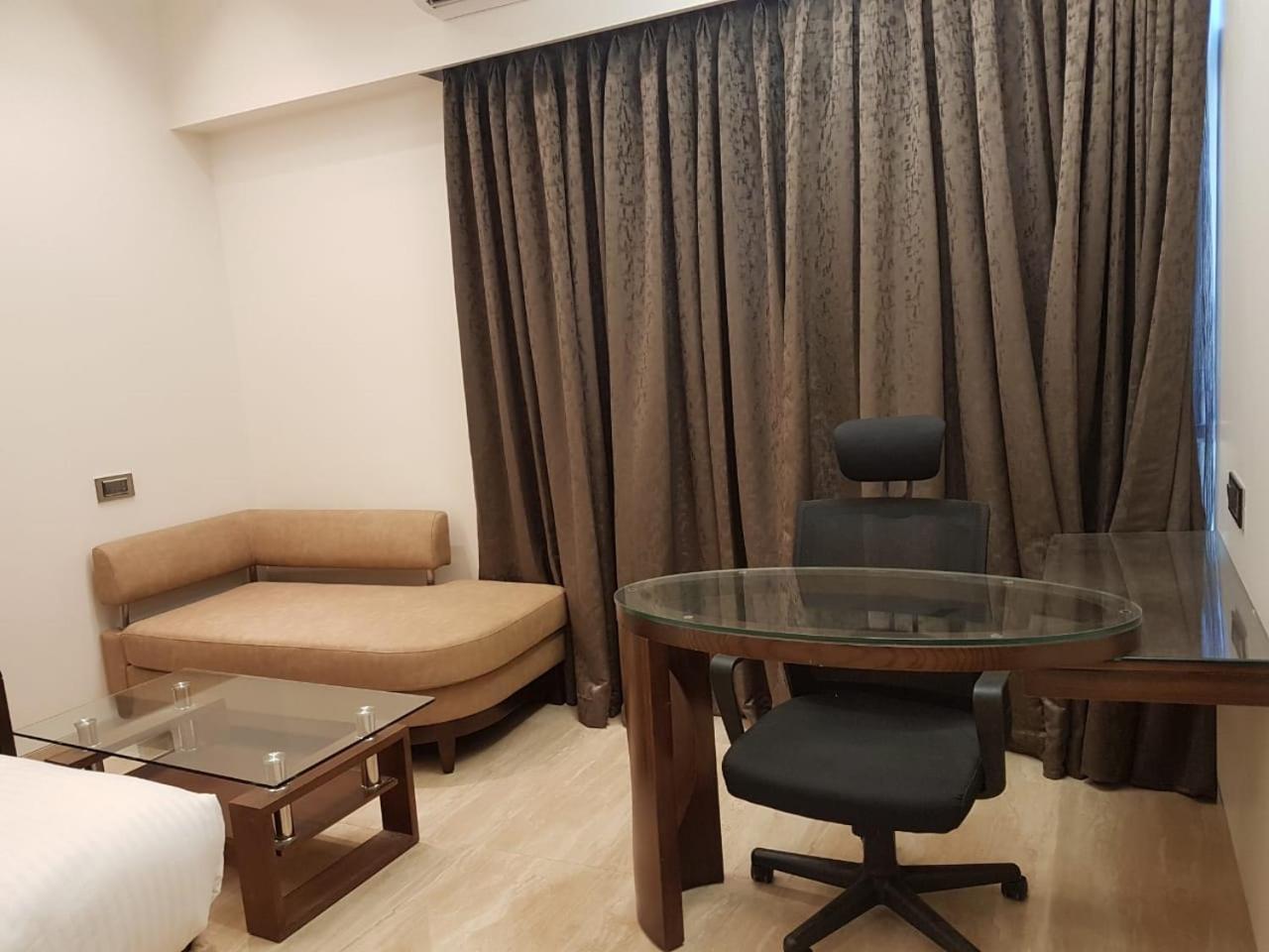 Hotel Royal Palace Jalgaon Luaran gambar