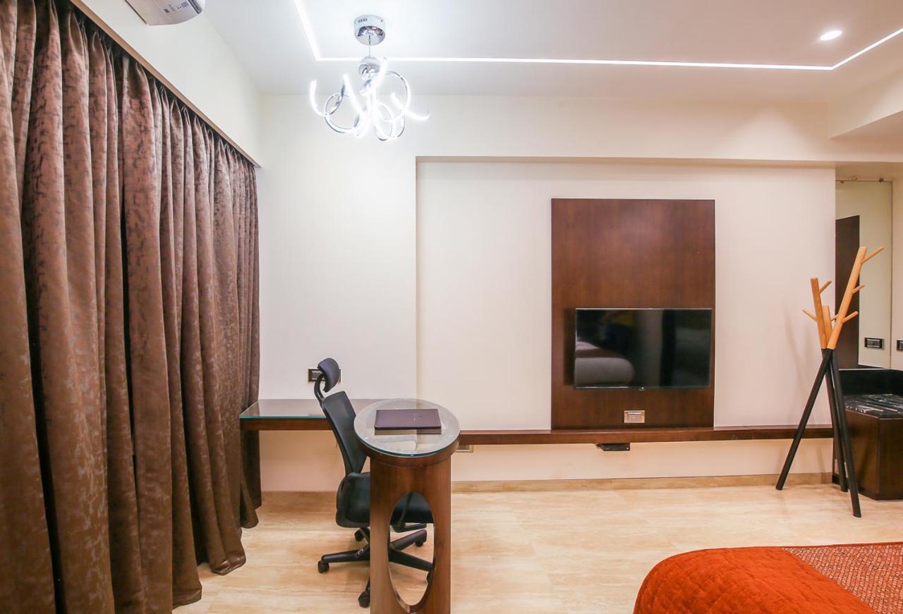 Hotel Royal Palace Jalgaon Luaran gambar