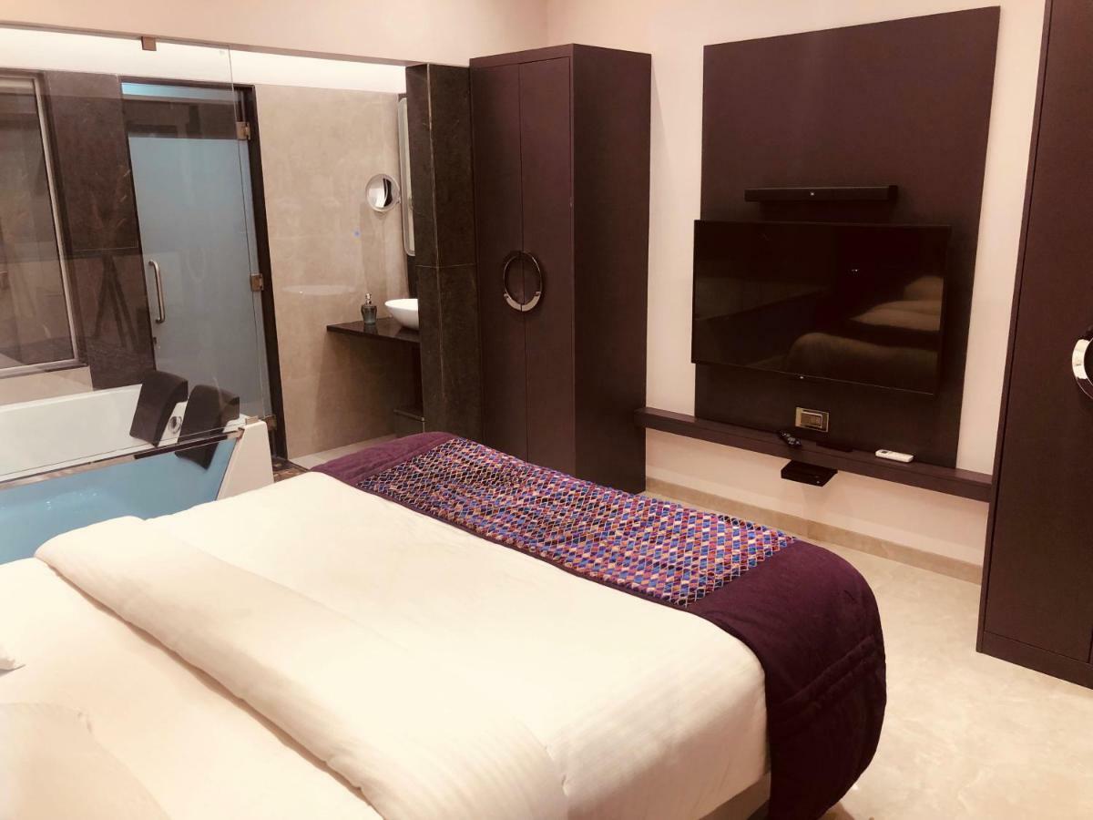 Hotel Royal Palace Jalgaon Luaran gambar