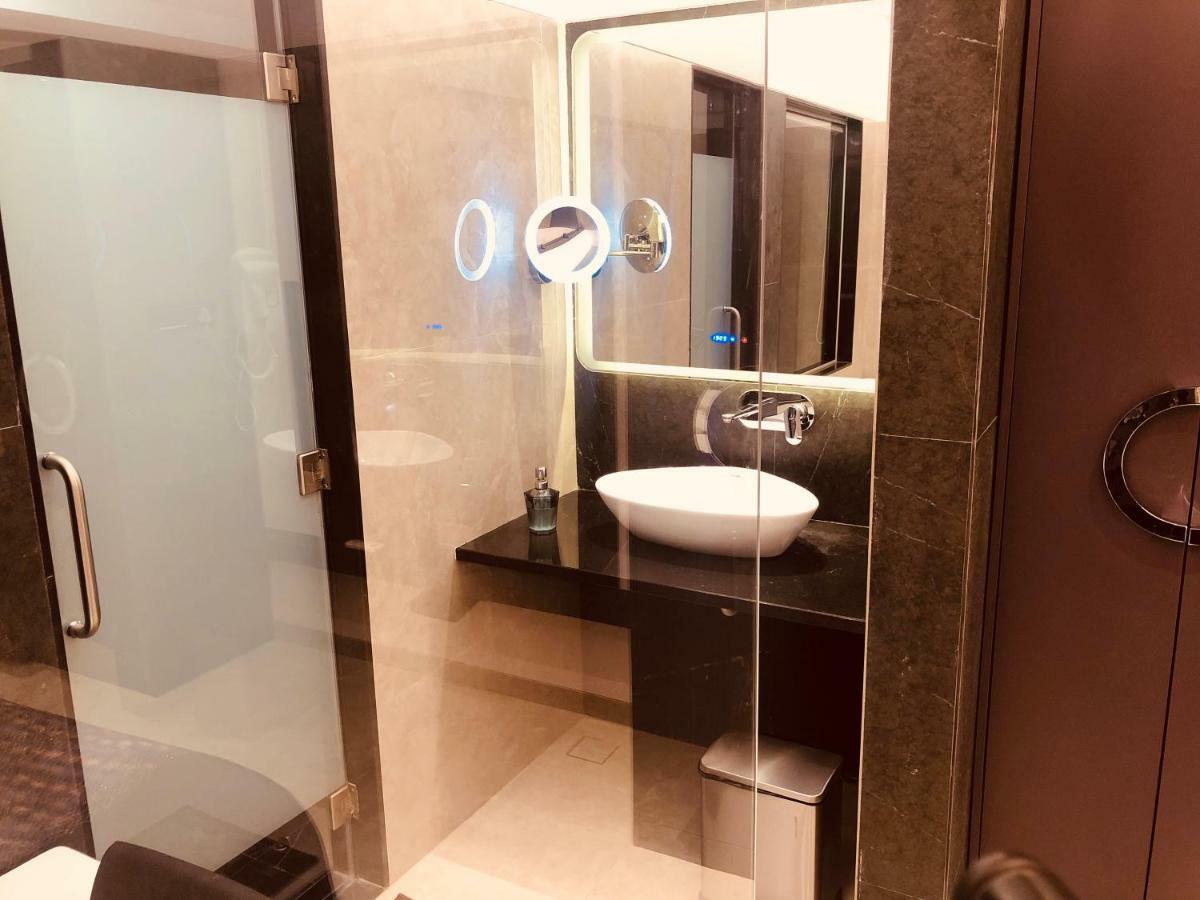 Hotel Royal Palace Jalgaon Luaran gambar