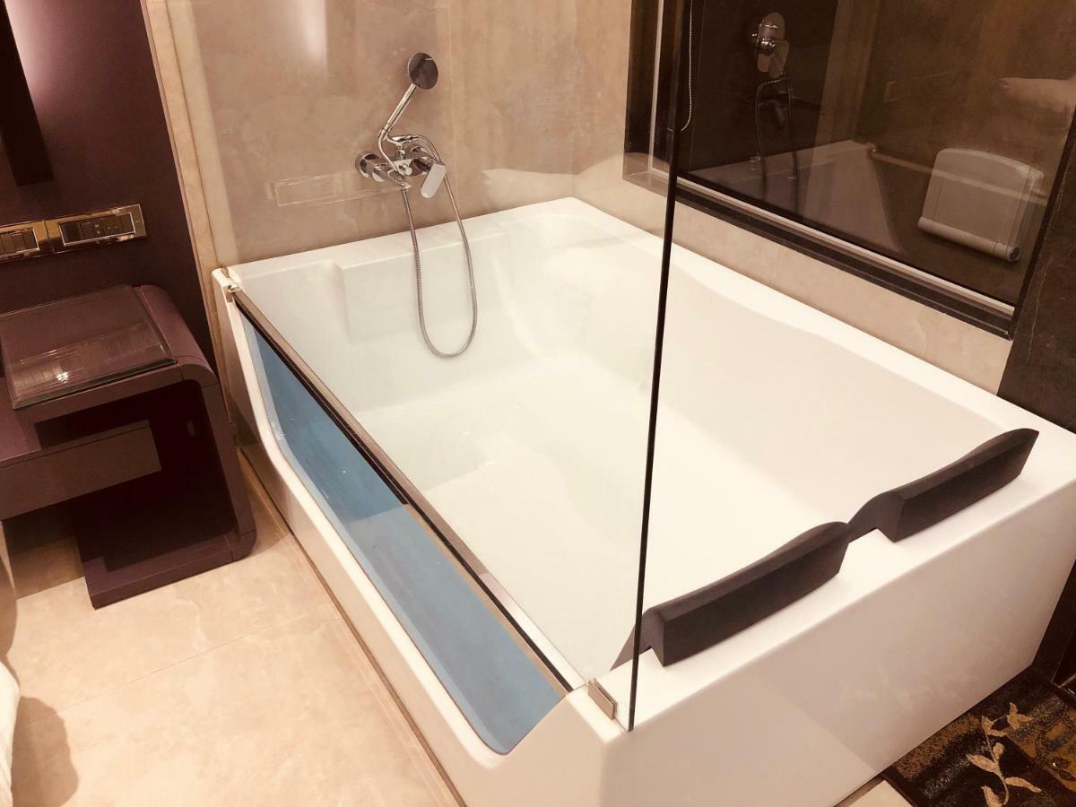 Hotel Royal Palace Jalgaon Luaran gambar